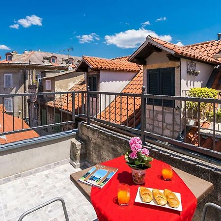 Rooftop City View Apartment In The Palace Walls Split Eksteriør billede